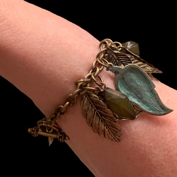 Green Agate & Metal Leaf Leaves Charm Toggle Bracelet Woman’s Fall Jewelry - Picture 4 of 10